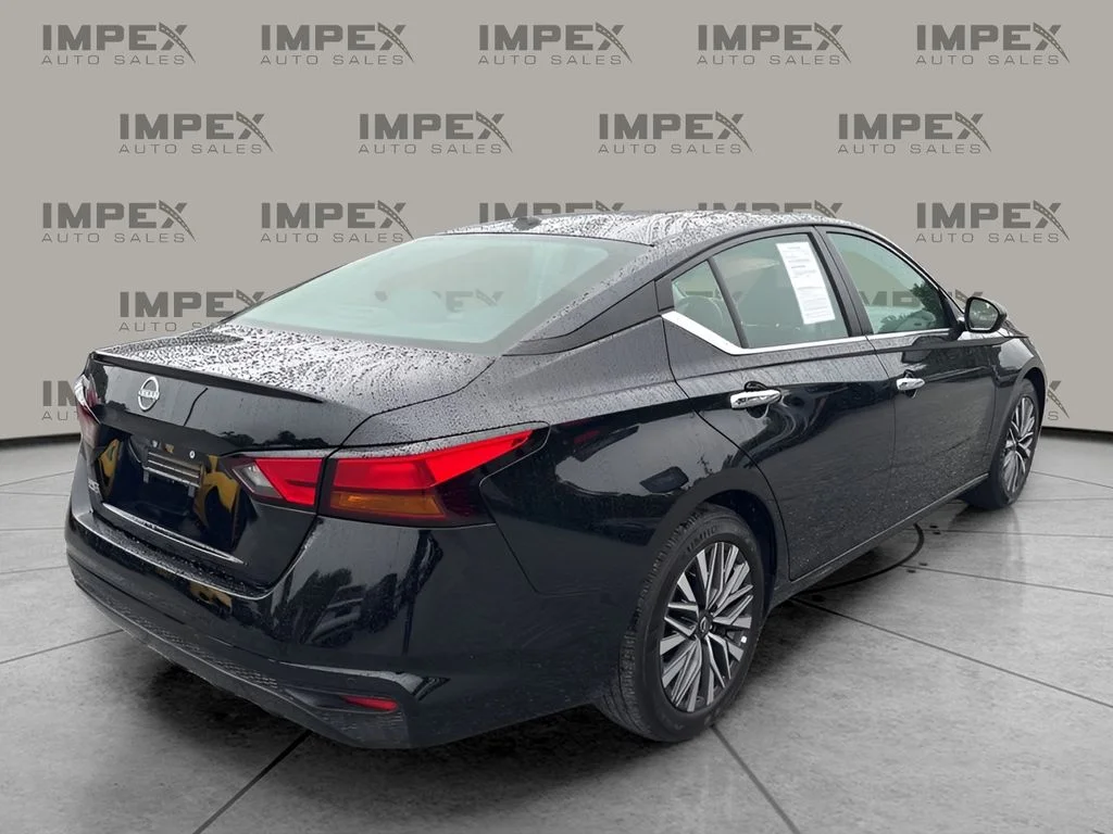 Used 2025 Black Nissan 2.5 SV image 5
