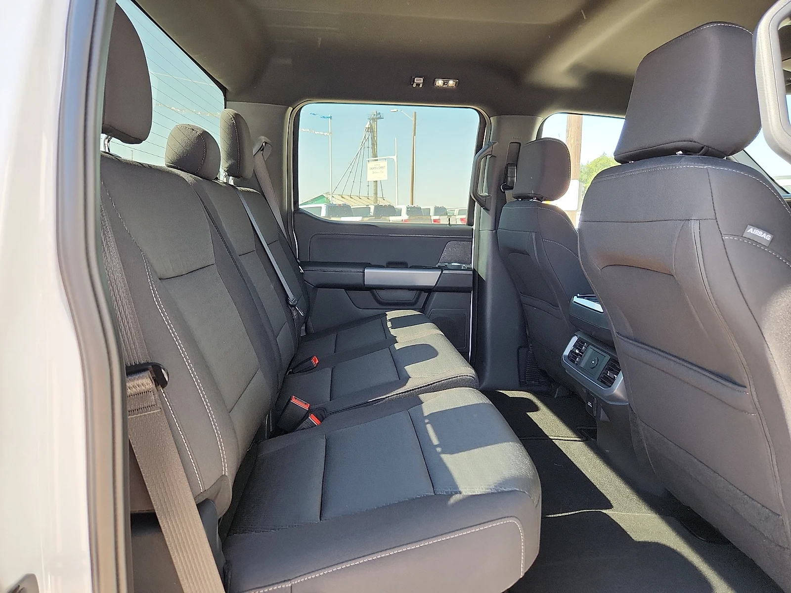 New 2026 Oxford White Ford XLT image 19