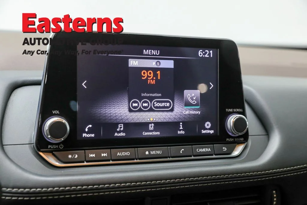 Used 2021 Gray Nissan S image 19