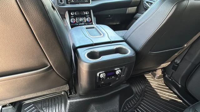 Used 2023 Silver GMC Denali image 21