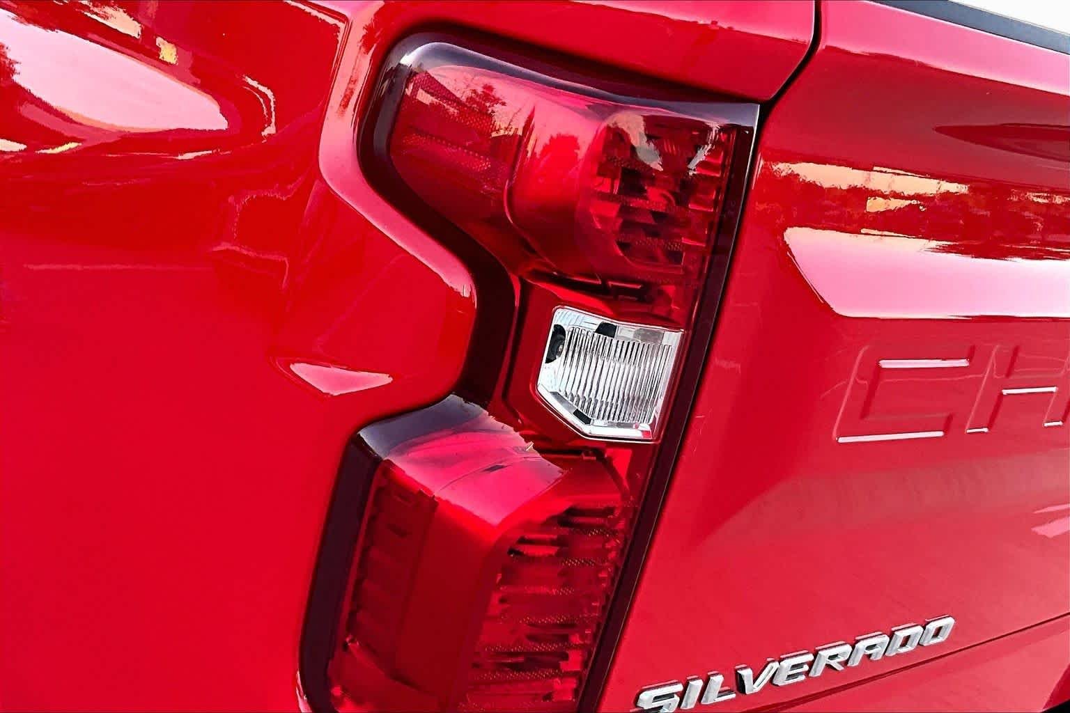 Used 2021 Red Hot Chevrolet LT image 31