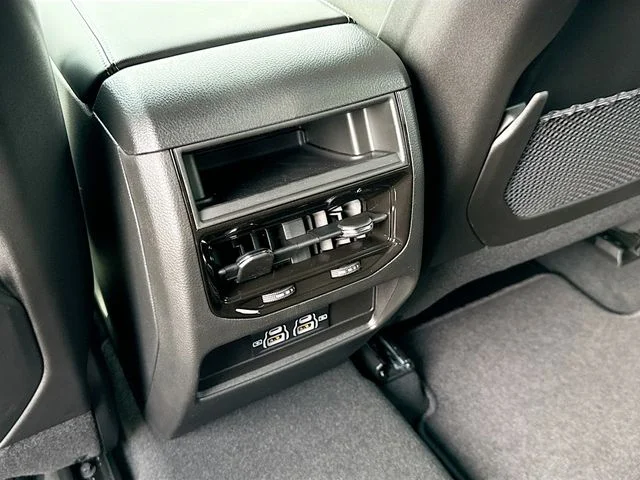 New 2026 Silver Zynith Exterior Paint Jeep Laredo image 17