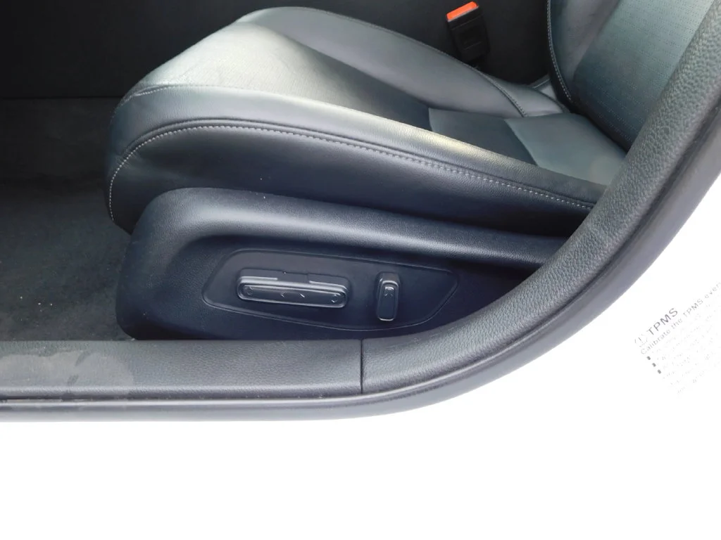Certified Used 2024 White Honda EX-L image 14