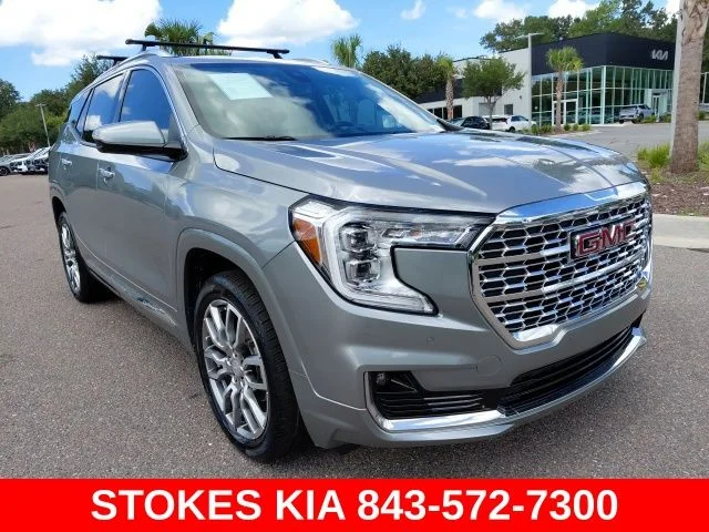 Used 2023 Silver GMC Denali image 2