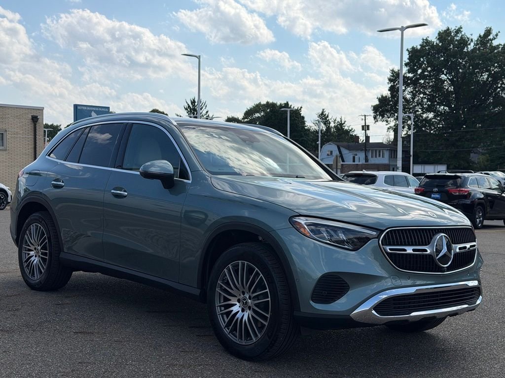 New 2026 Silver Mercedes-Benz GLC 300 image 7