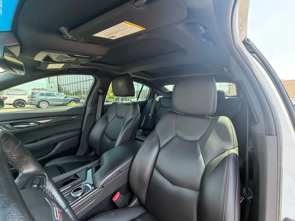 Used 2020 White Cadillac Sport image 9