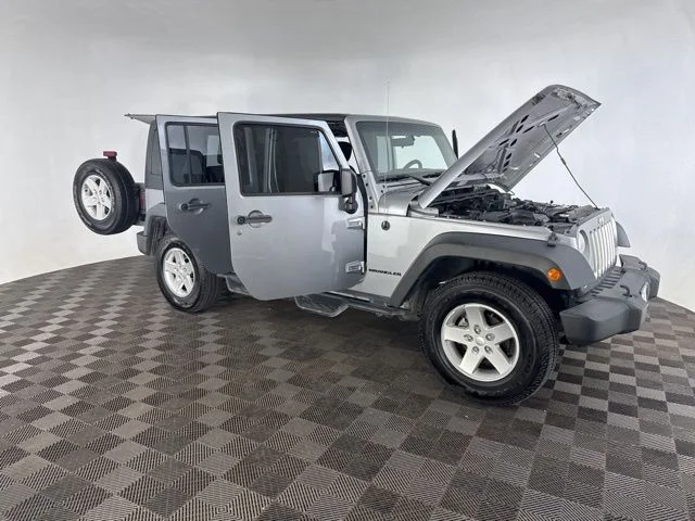 Used 2014 Gray Jeep Unlimited Sport image 14