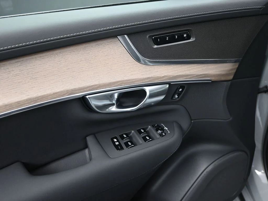 New 2026 Vapour Grey Volvo Core image 12