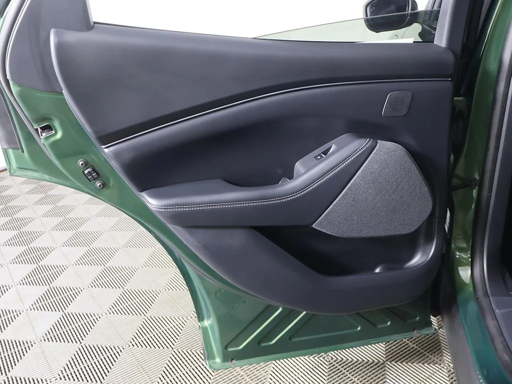 Used 2025 Green Metallic Ford Premium image 29