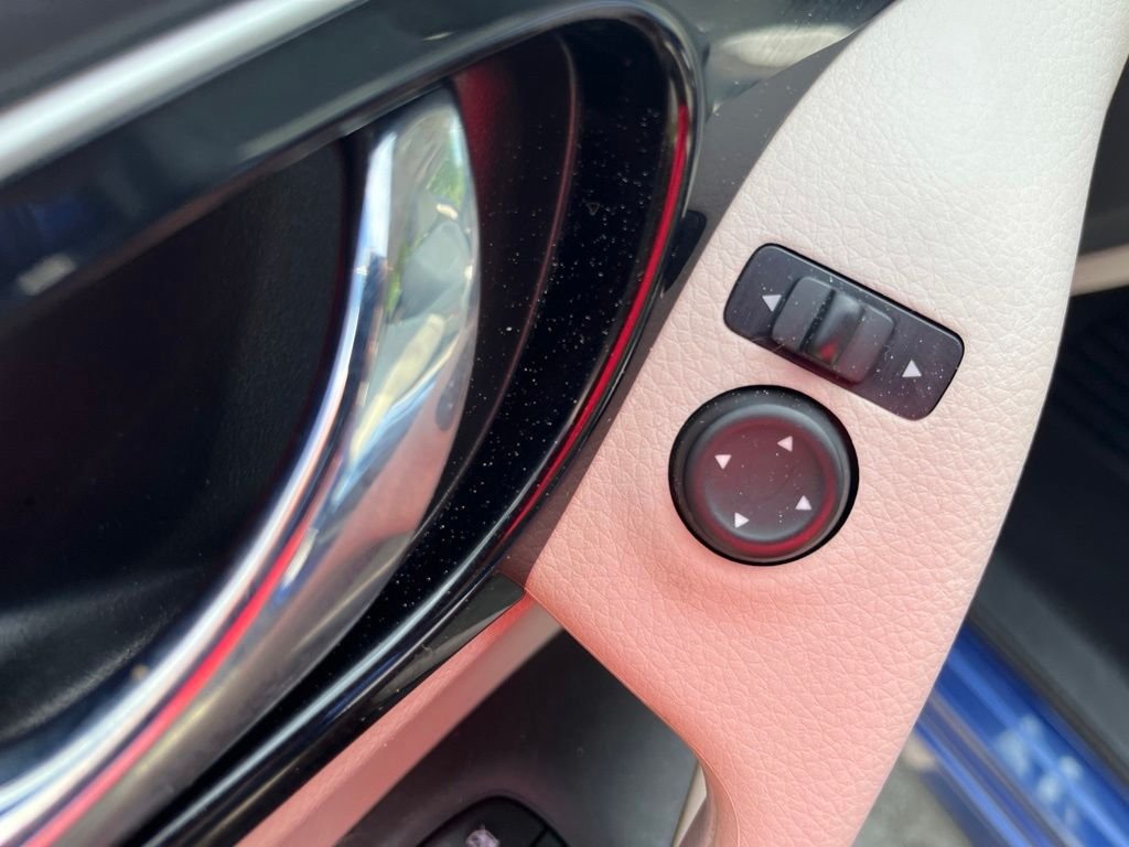 Used 2019 Blue Nissan SL image 15