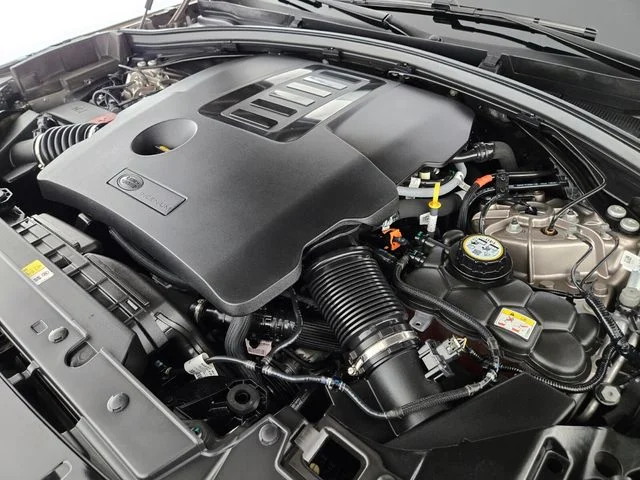 Used 2023 Brown Land Rover R-Dynamic S MHEV image 19