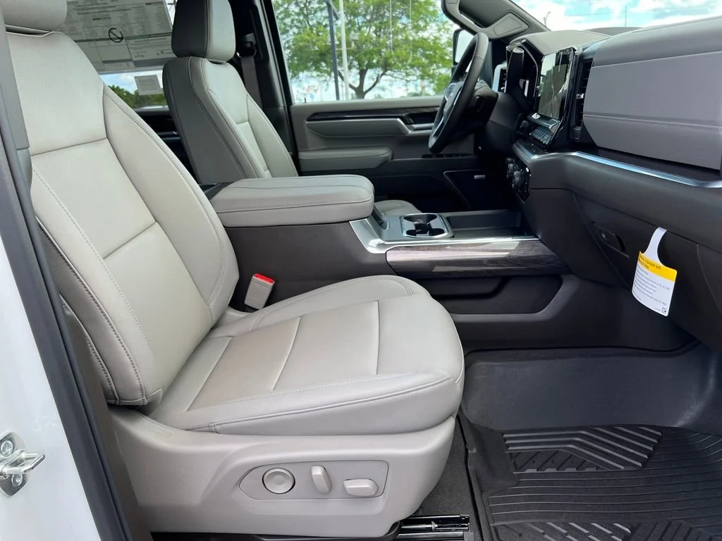 2025 Chevrolet Silverado 2500 HD LTZ - Photo 27
