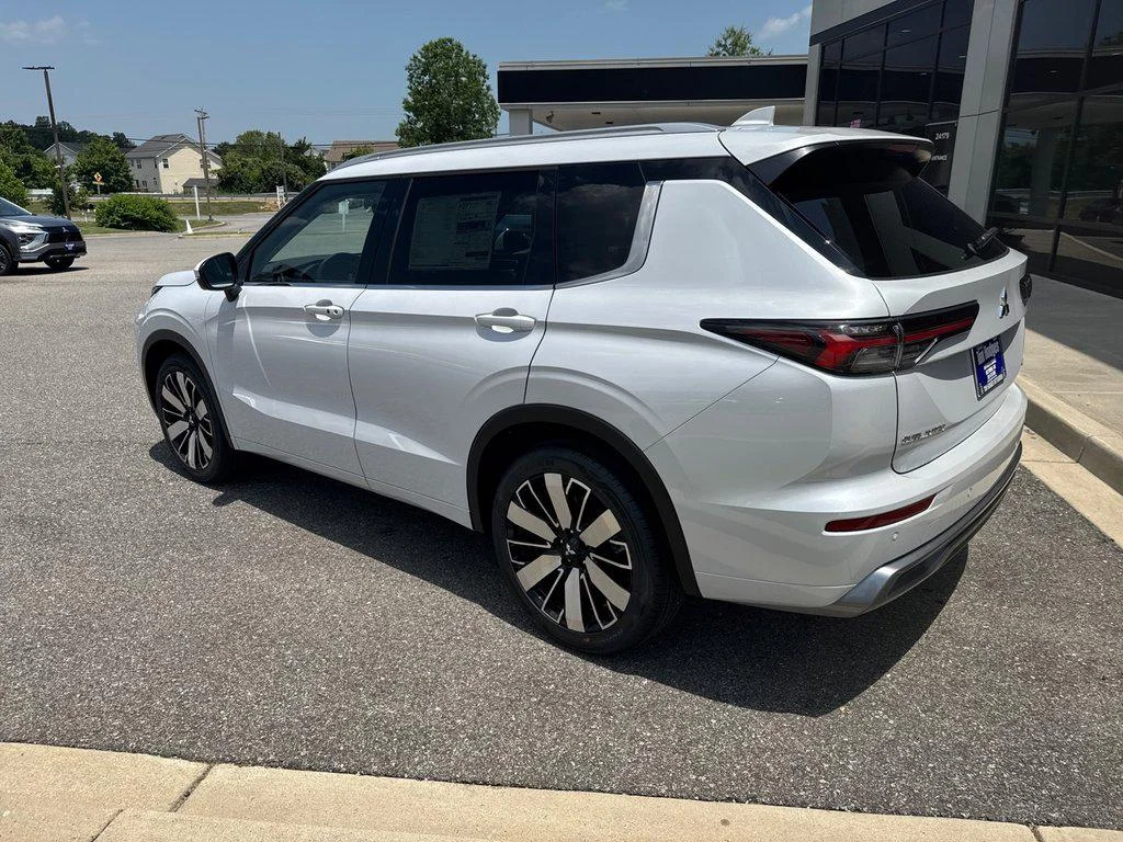 New 2026 White Diamond/Black Roof Mitsubishi SEL S-AWC image 6