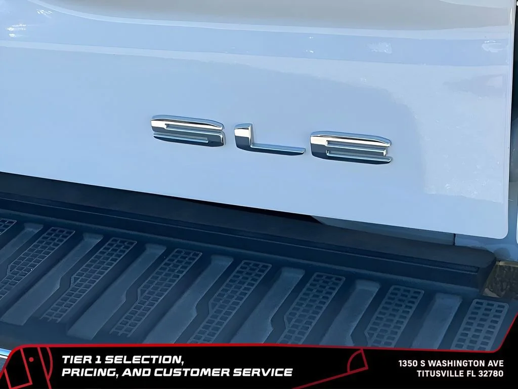 New 2026 Summit White GMC SLE image 41