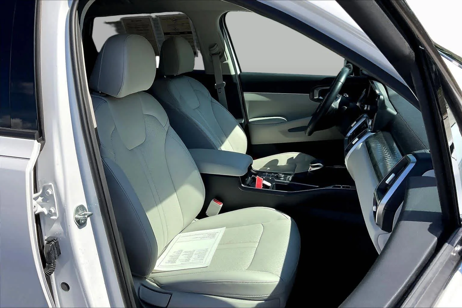 Used 2023 Glacial White Pearl Kia S image 9