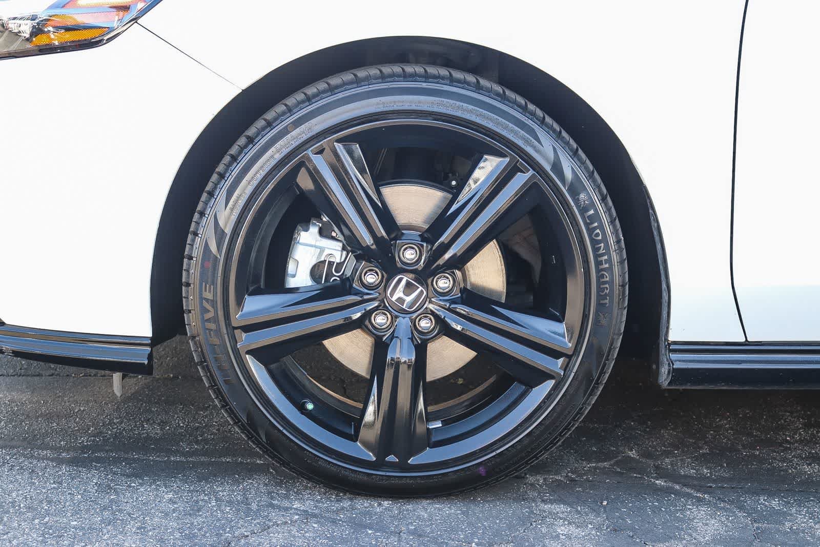 Used 2023 Platinum White Pearl Honda Sport-L image 10