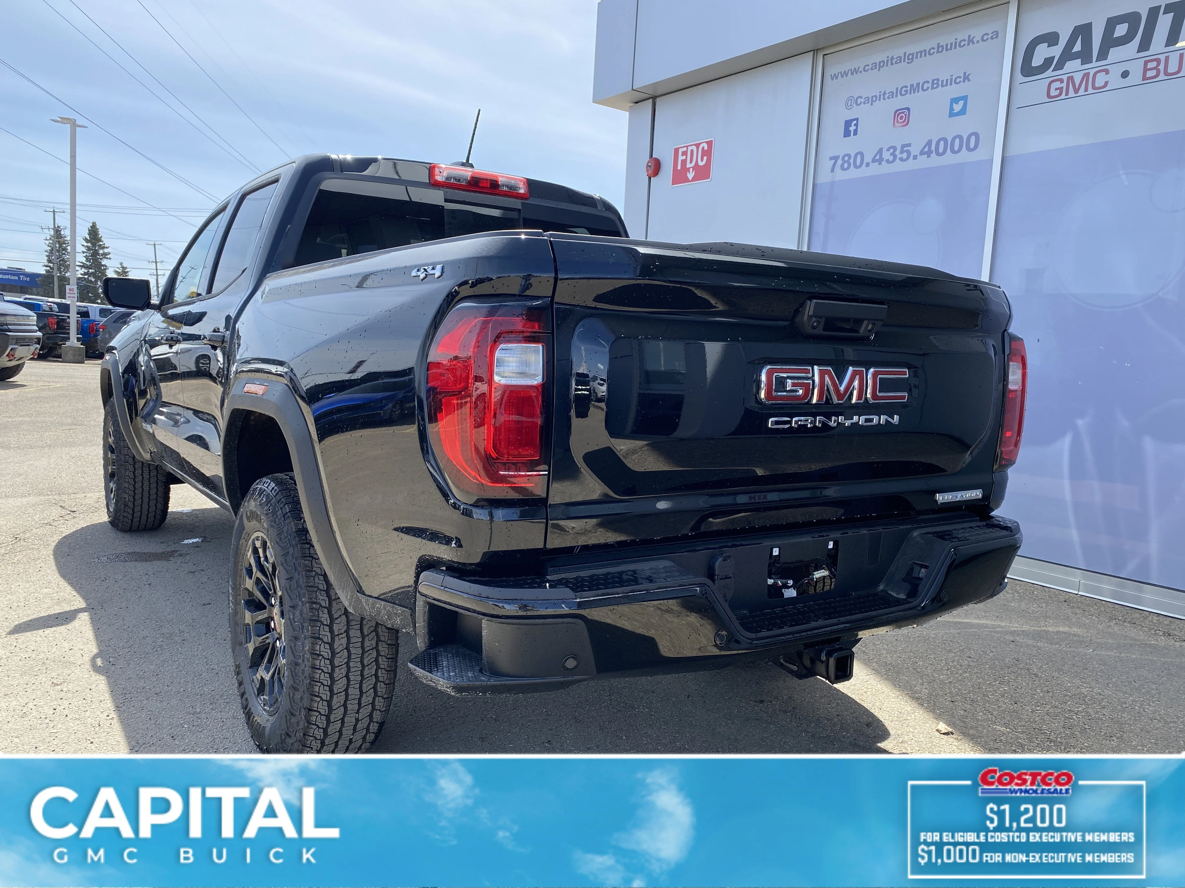 New 2026 ONYX BLACK GMC 4WD Elevation image 4