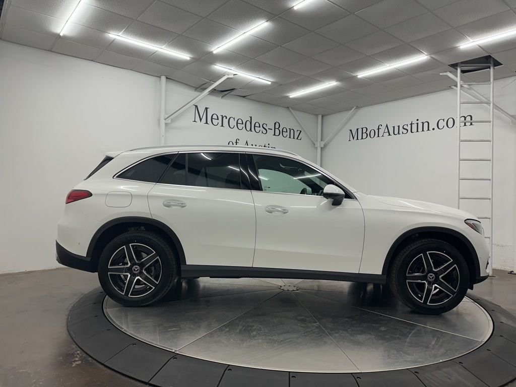 New 2026 Polar White Mercedes-Benz GLC 300 image 8