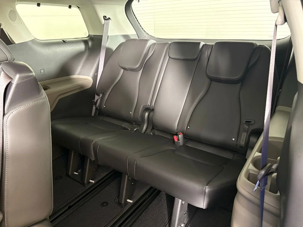 New 2026 Ceramic Silver Kia EX image 40