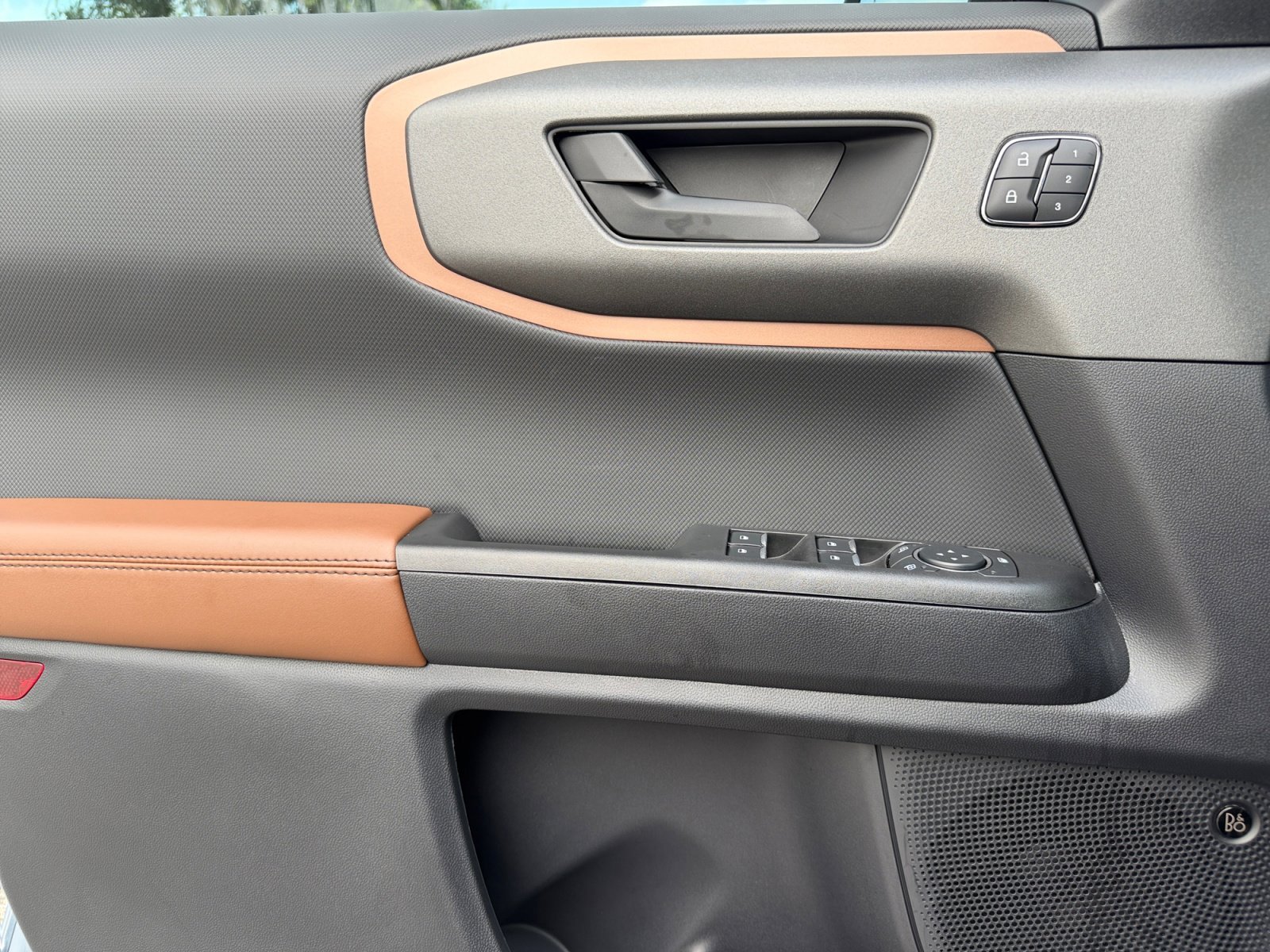 New 2026 Azure Gray Metallic Tri-Coat Ford Outer Banks image 17