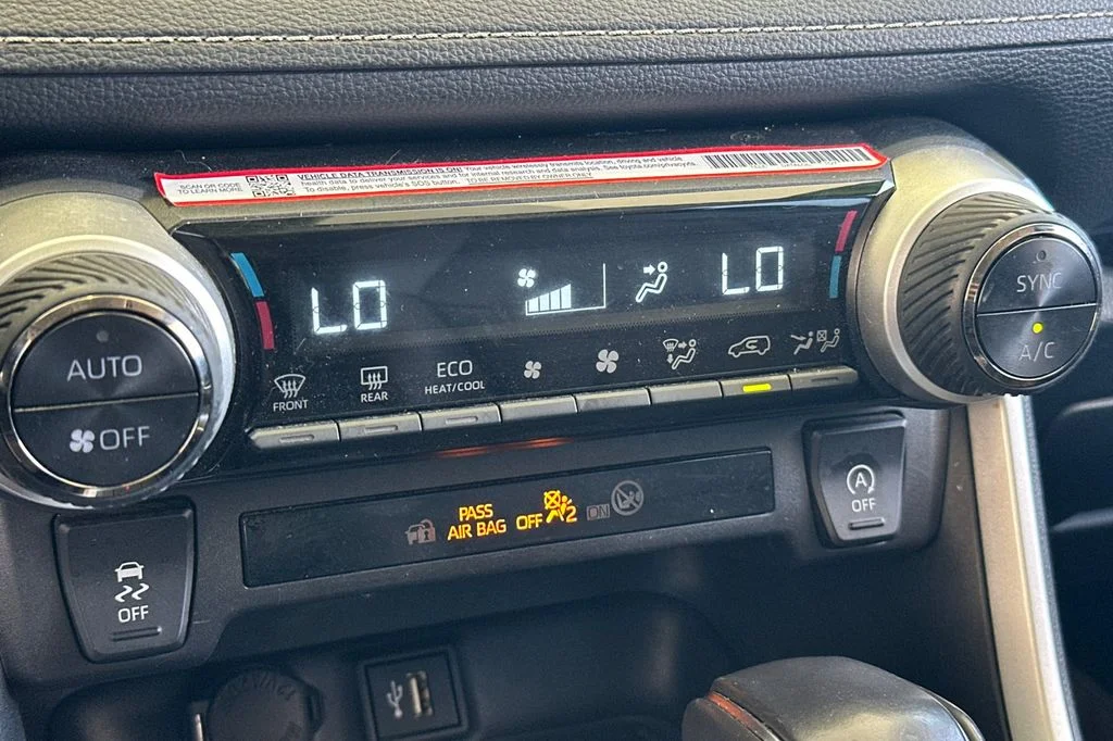 2025 Toyota RAV4 XLE Premium - Photo 23