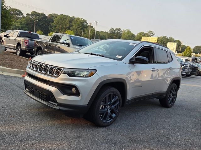 New 2026 Silver Zynith Metallic Clearcoat Jeep  image 3