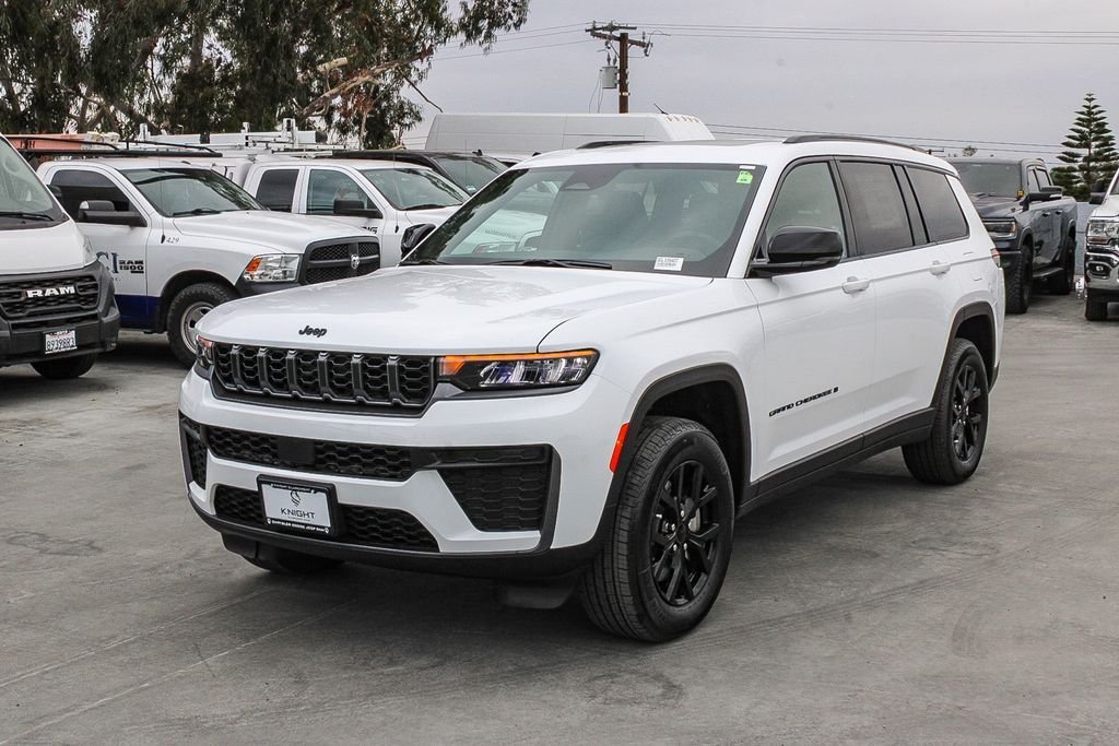 New 2026 Bright White Clearcoat Jeep Altitude image 4