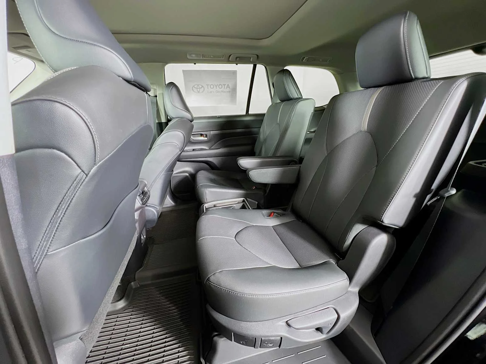 2026 Toyota Grand Highlander — photo 14