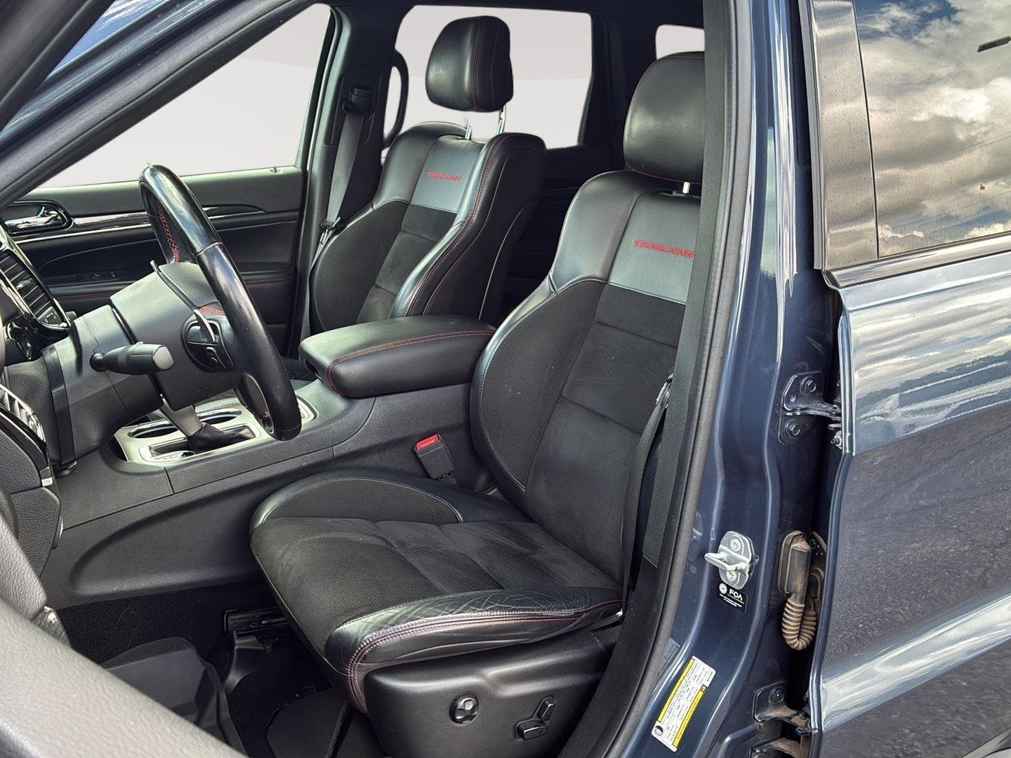 Used 2021 Slate Blue Pearlcoat Jeep Trailhawk image 3
