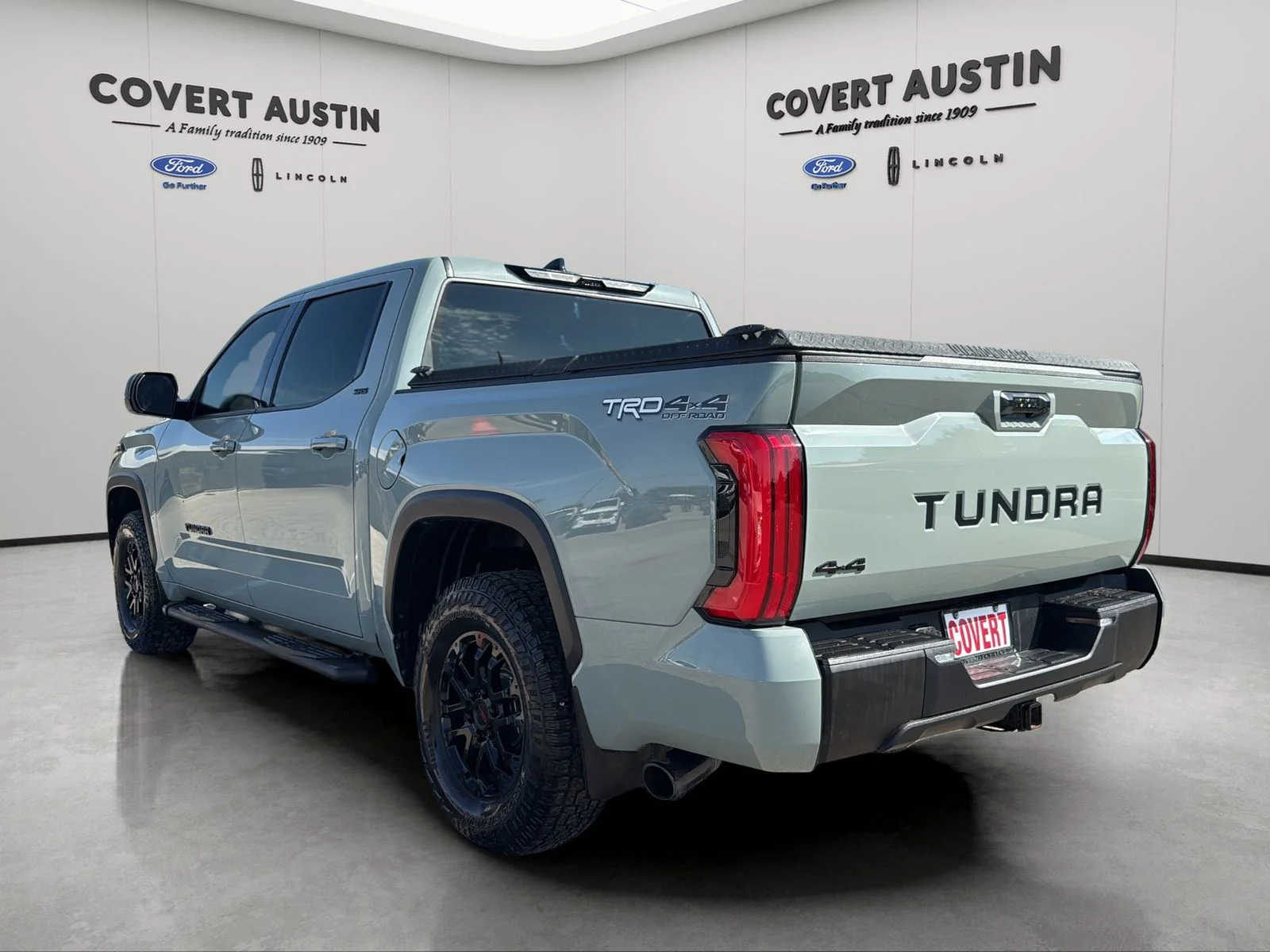 Used 2022  Toyota SR5 image 3