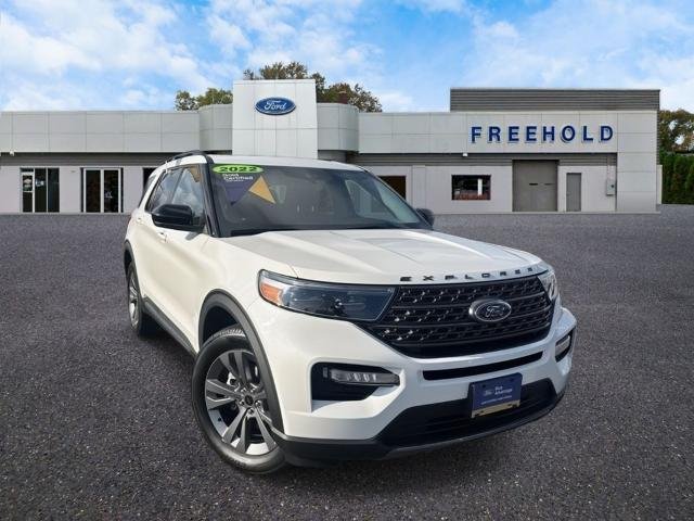 Certified Used 2022 White Metallic Ford XLT image 60