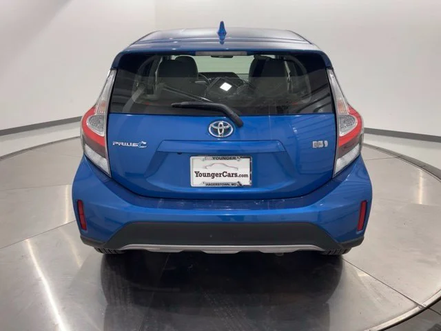 Used 2018 Blue Toyota Four image 4