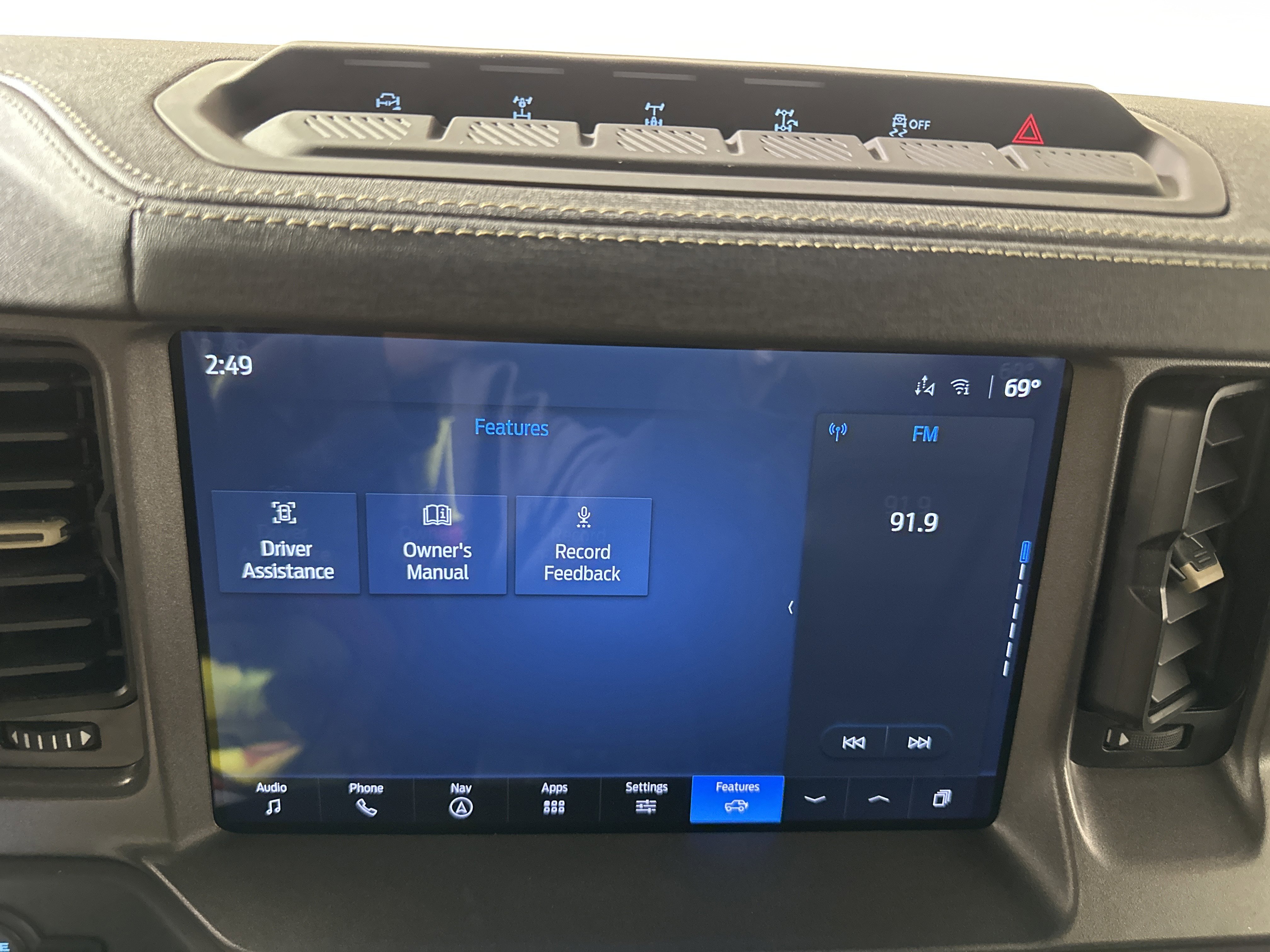 New 2025 CARBONIZED GRAY MET Ford Badlands image 17