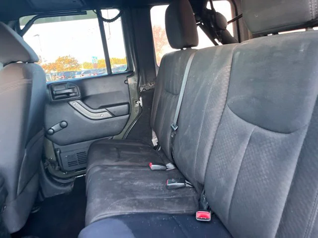 Used 2016  Jeep Unlimited Sport image 12
