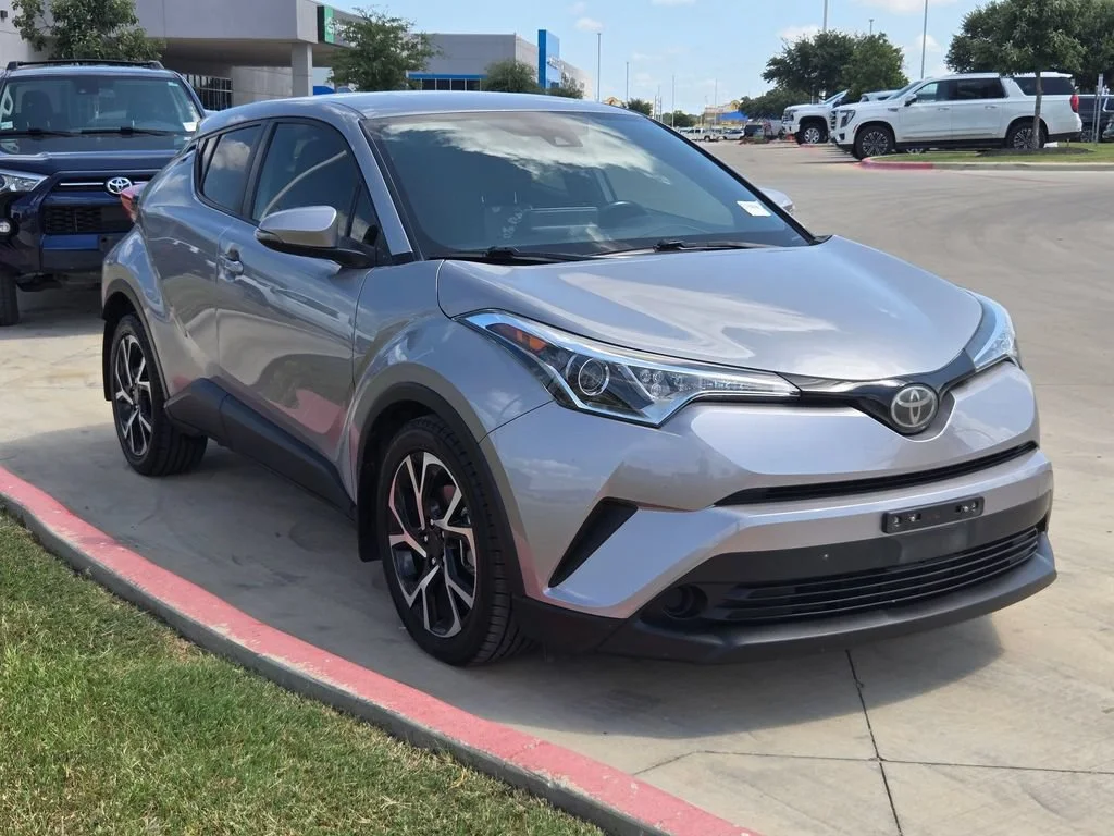 Used 2019 Silver Toyota XLE image 1
