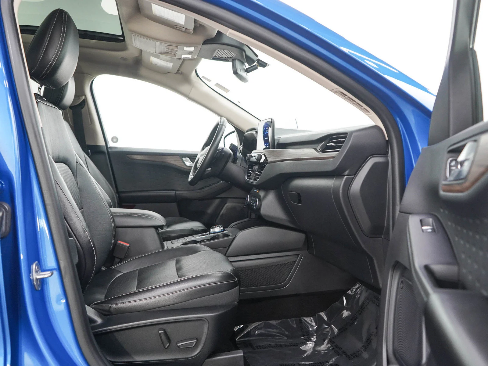 Used 2020 Blue Ford Titanium image 10