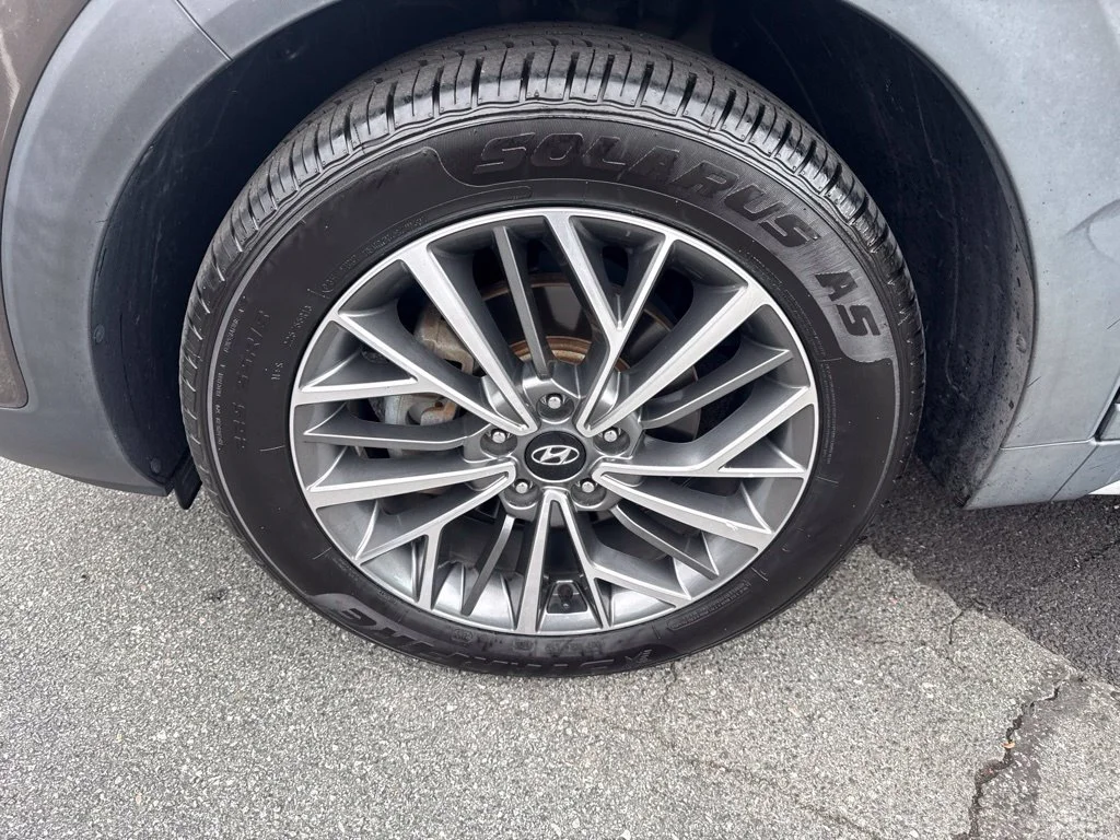 Used 2019 Green Hyundai Ultimate image 9