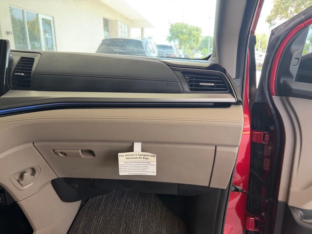 Used 2023 Red Honda Touring image 25