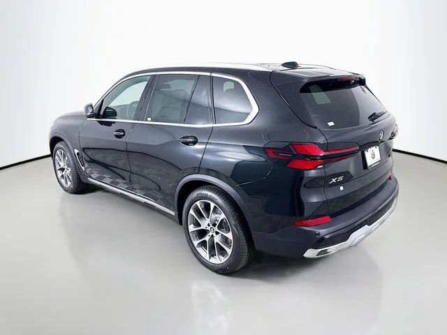 Used 2026 Black BMW xDrive40i image 5