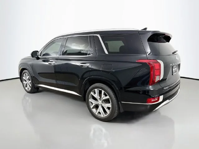 Used 2021 Black Hyundai Limited image 5