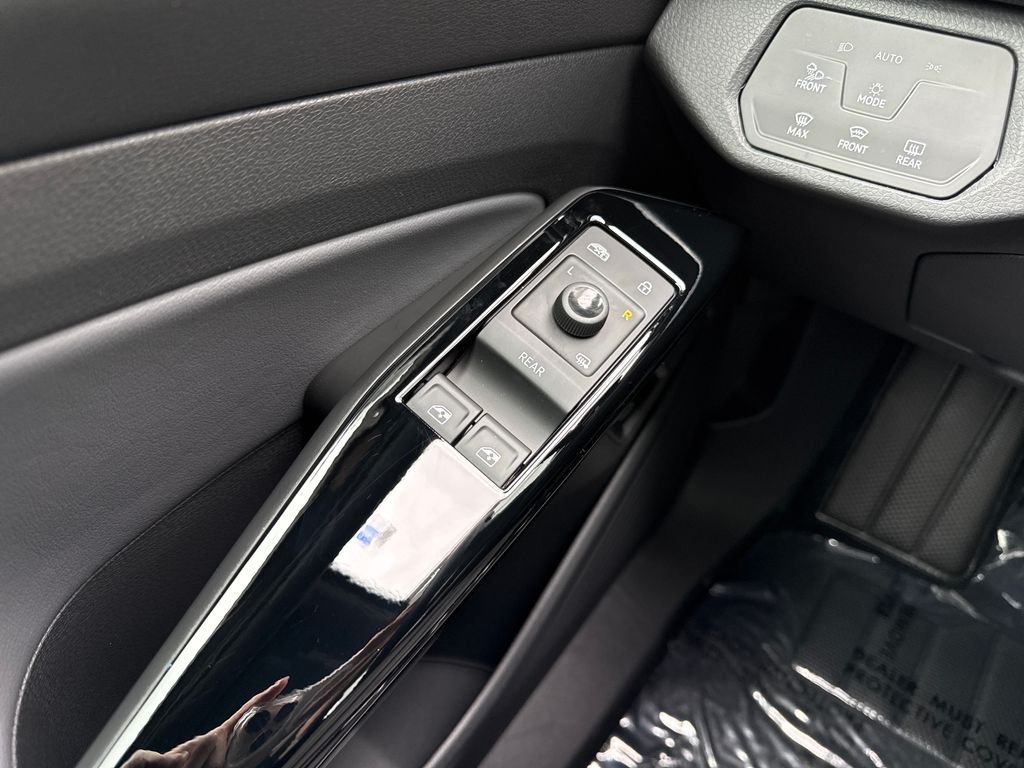 New 2026 Arctic Blue Metallic Volkswagen Pro S image 11