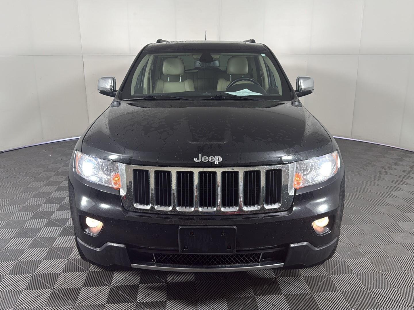 Used 2013 Brilliant Black Crystal Pearl Jeep Limited image 2