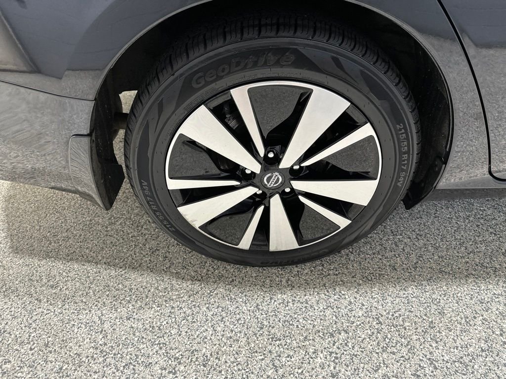 Used 2022 Blue Metallic Nissan 2.5 SV image 21