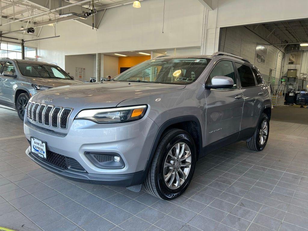 Used 2019 Billet Silver Metallic Clearco Jeep Latitude Plus image 4