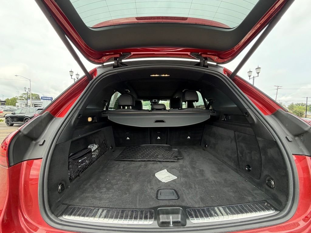 Used 2024 Red Mercedes-Benz GLE 450 image 13