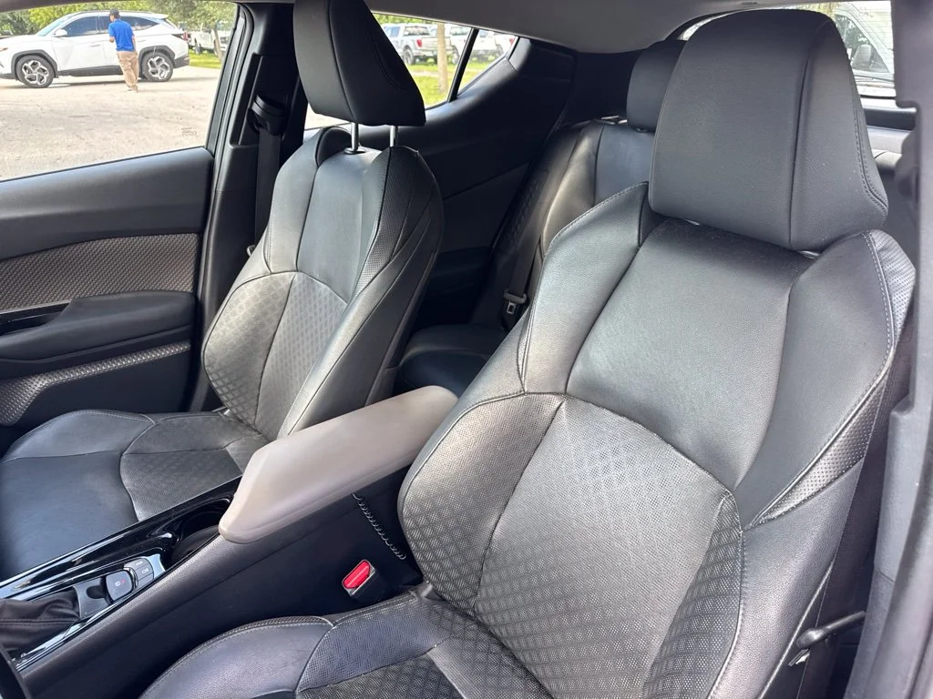 Certified Used 2022 Pearl Toyota Limited image 10