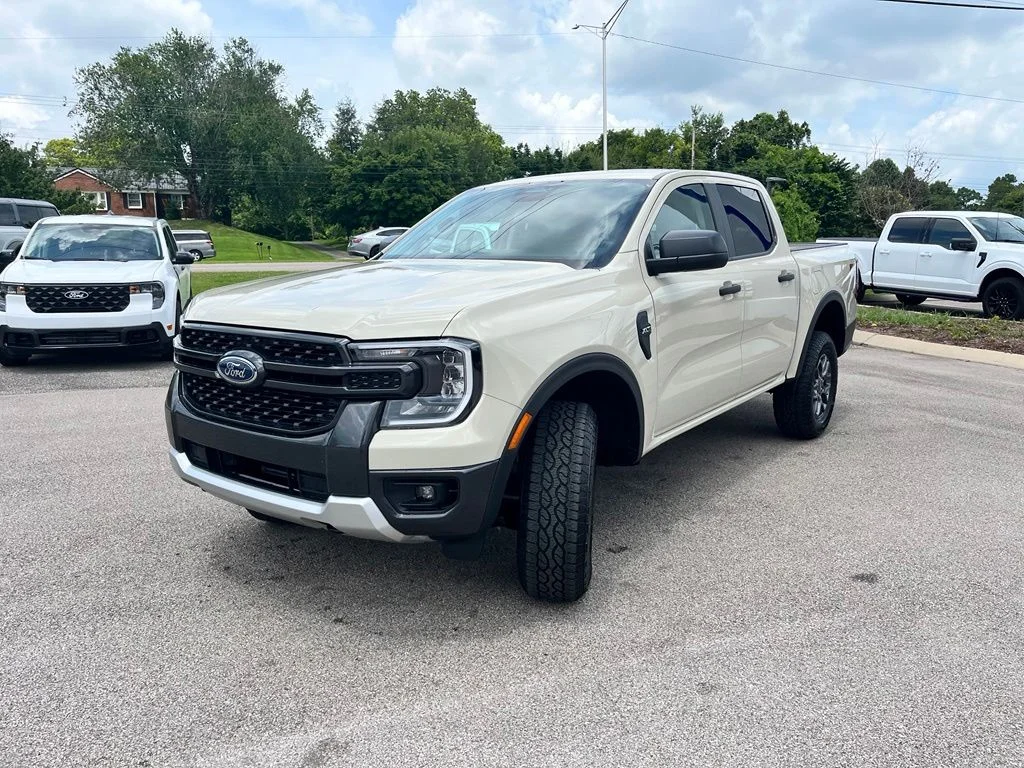 New 2026 Beige Ford XLT image 3