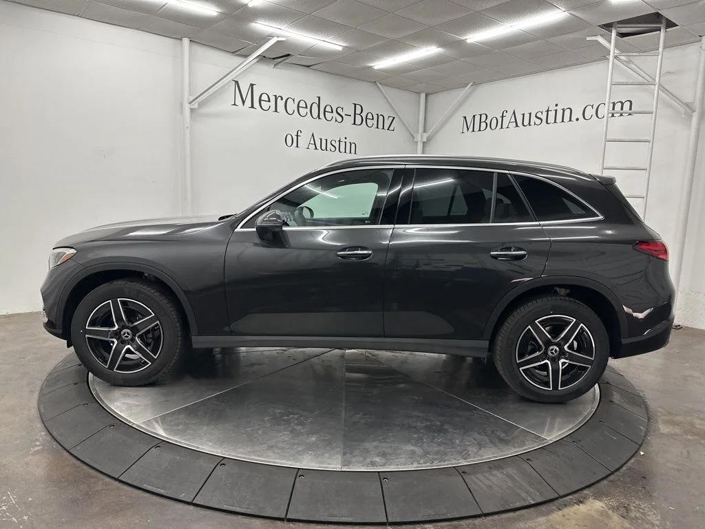 Used 2026 Gray Mercedes-Benz GLC 300 image 4