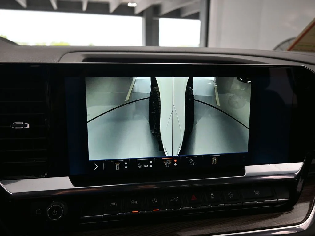 Used 2024 Summit White Chevrolet LT Trail Boss image 23
