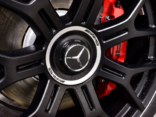 New 2027 MANUFAKTUR Moonlight White Metallic Mercedes-Benz  image 17